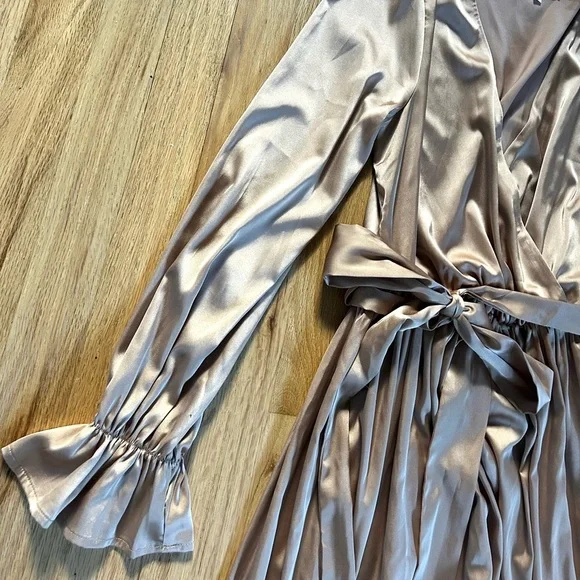 BALTIC BORN holly satin effect maxi dress gown long sleeves champagne size S - Picture 9 of 14